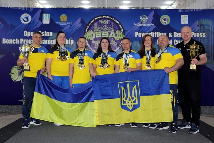Die Ukraine hat triumphierend an der Powerlifting-Weltmeisterschaft und im Bankdrücken für Sportler mit Sehbehinderungen teilgenommen