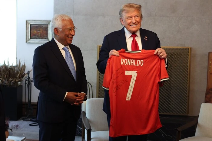 Ronaldo gifted Trump a signed jersey with an inscription