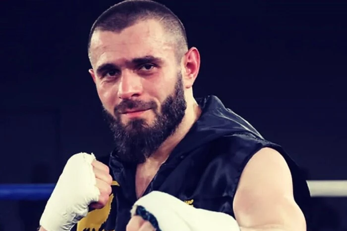 In Deutschland wurde ein unbekannter Mann des unbesiegten tschetschenischen Boxers ermordet