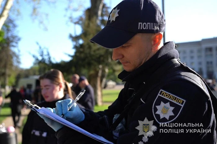 In Odessa griff ein Mann mit Messern die Polizisten an