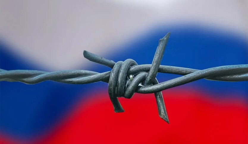 Возвращение России в SWIFT: сенатор США задал неудобный вопрос администрации Трампа