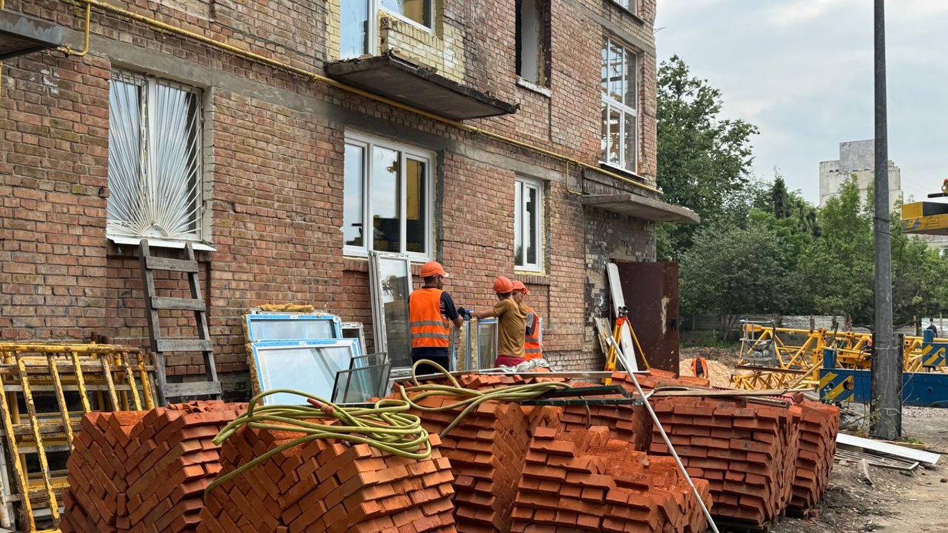 Vor einem Jahr griff die RF ein Wohnhaus in Kiew an – wie es jetzt aussieht