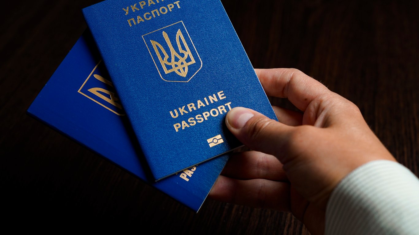 Проблемы с паспортами — кого из украинцев оштрафуют в июле