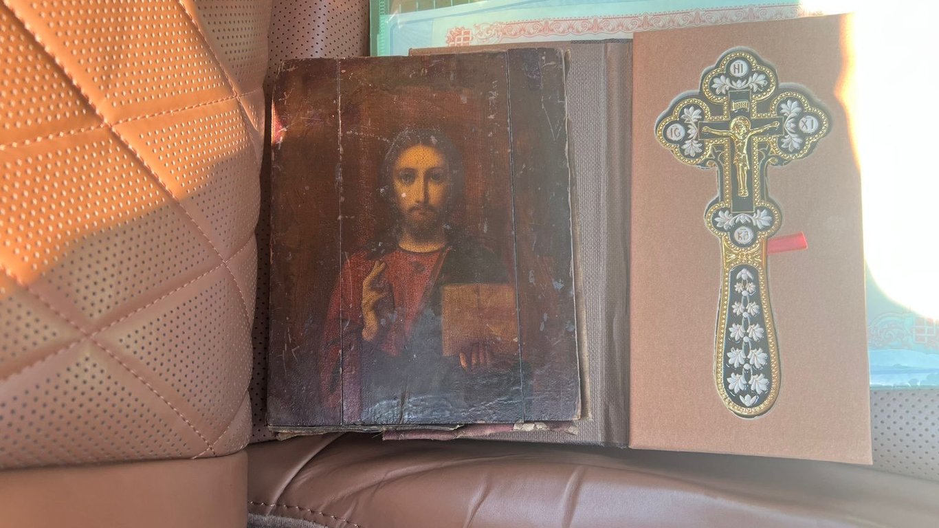 На Одесщине пограничники задержали мужчину со старинной иконой