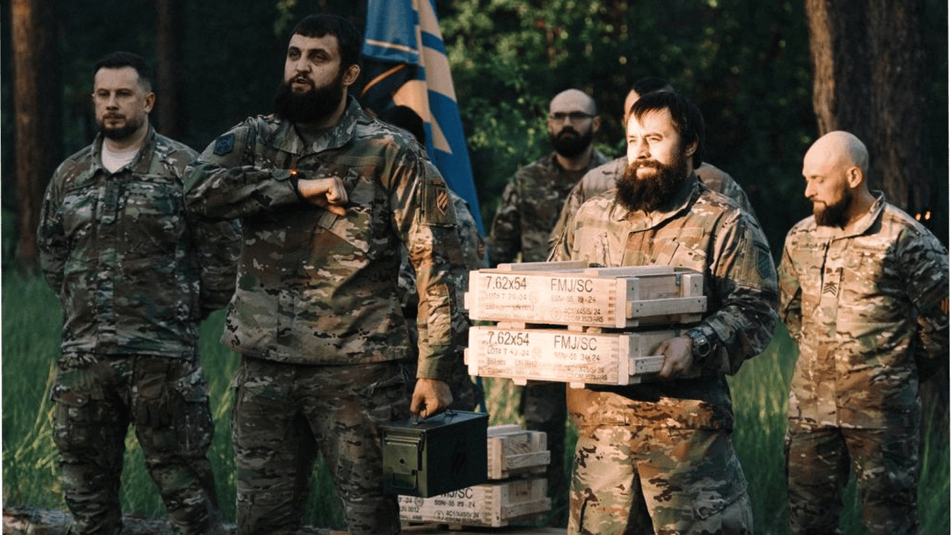 Білецький вручил памятные коинов военнослужащим 3-й ОШБр — фото
