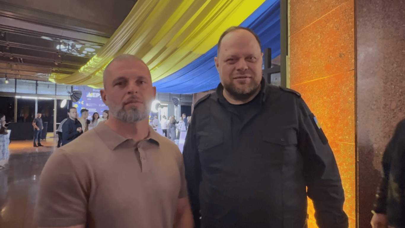 Гарно виходить — що Бідний та Стефанчук побажали Усику перед боєм