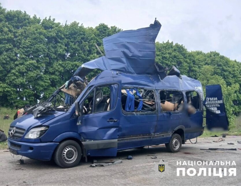 Rosja cynicznie uderzyła w autobus w obwodzie sumskim: wielu zabitych i rannych