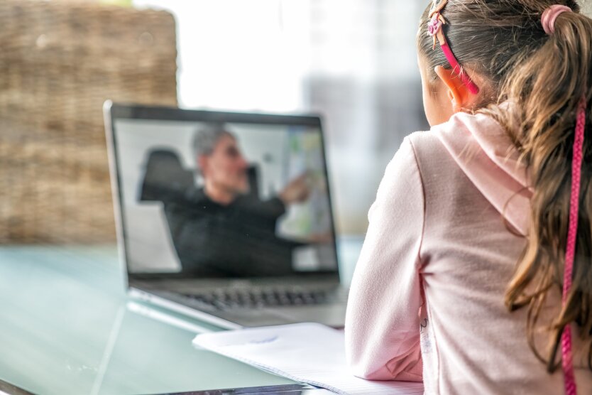 Zdalne nauczanie na nowo: jak zmienią się lekcje online dla ukraińskich uczniów