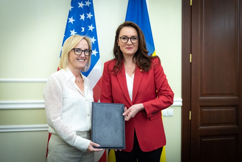 Ukraina i USA podpisały dwie nowe umowy komercyjne dotyczące funduszu inwestycyjnego